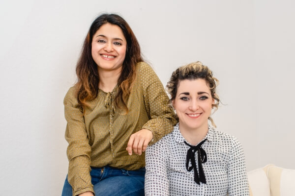 Die beiden Kinder- und Jugendlichenpsychotherapeutinnen Maria Kadambat und Bernadette Schmidt.
